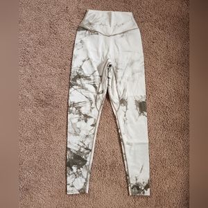 Balance Athletica/Vitality OG Pant in Tie Dye Sea Salt. Size Small